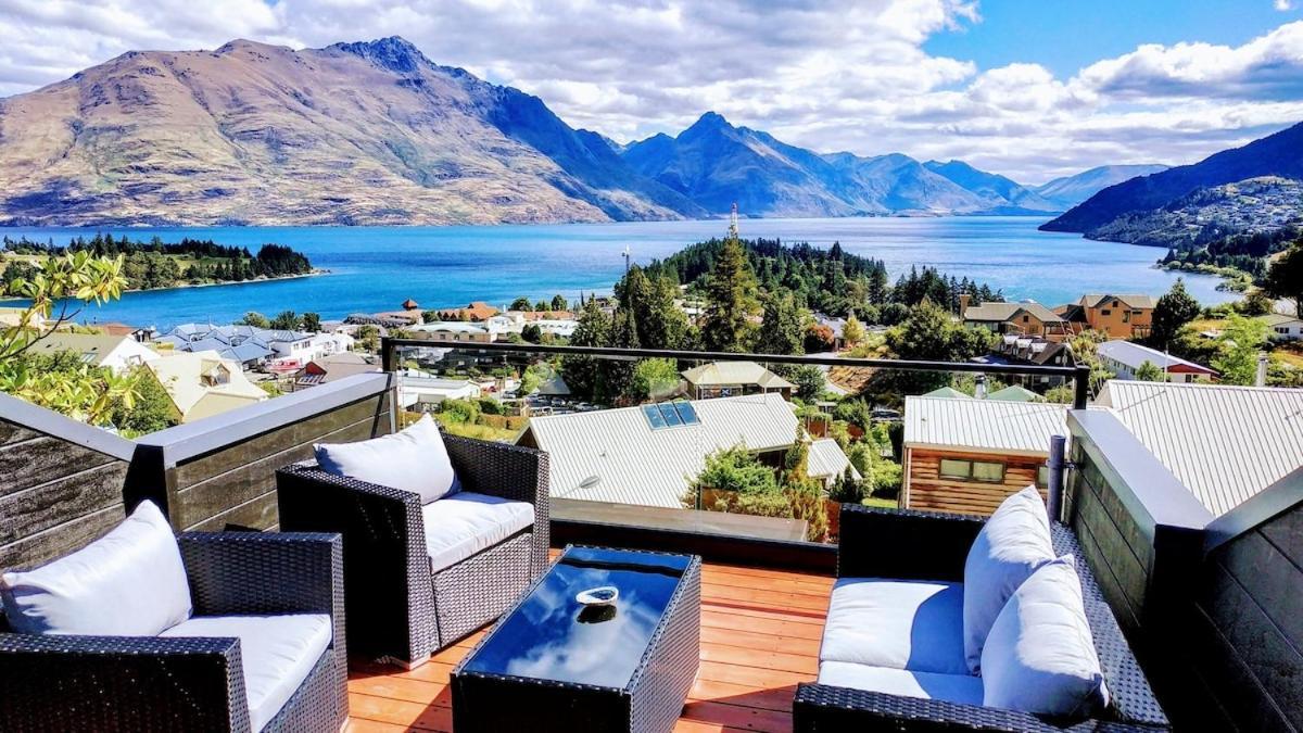 Stunning Home With Amazing Wakatipu Lake Views Queenstown Exteriér fotografie